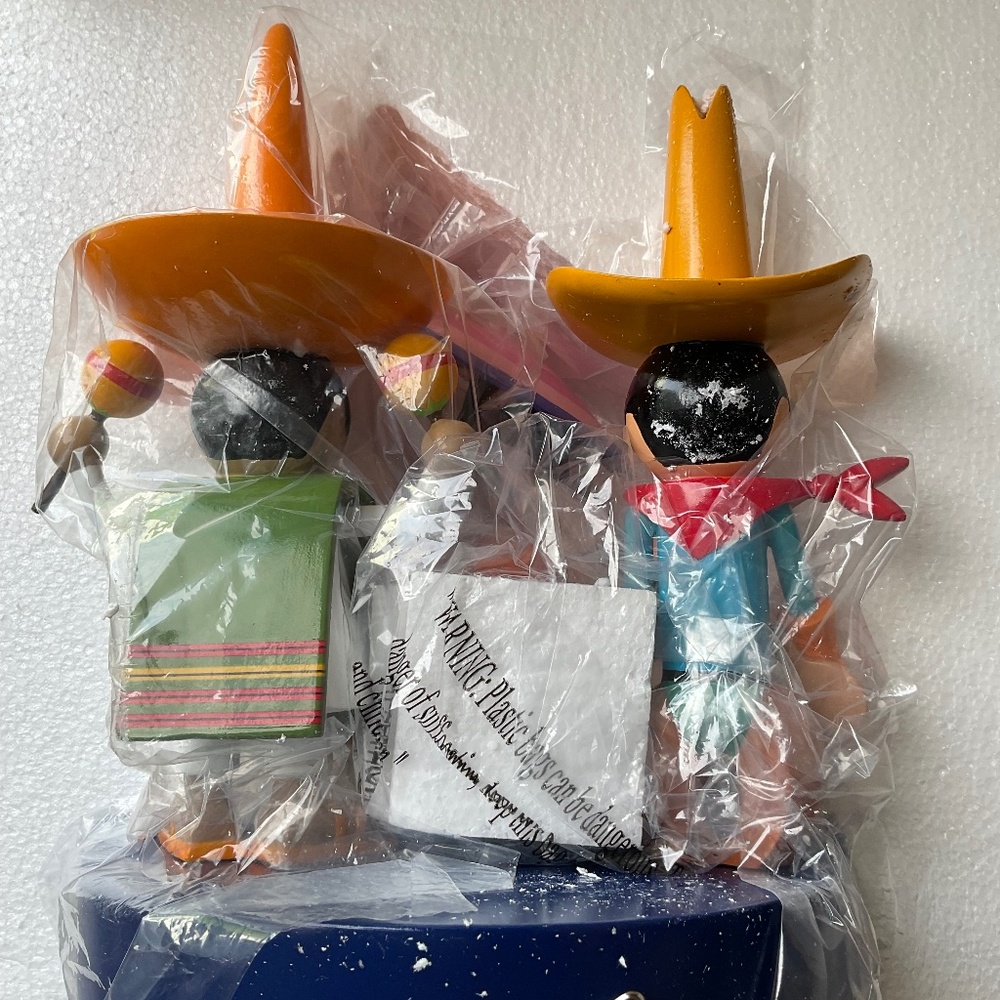 Disney ITS A SMALL WORLD MUSICAL  FIGURE  NEW IN BOX   2023  .RETIRED